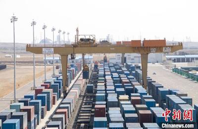 疫情之下,中國北疆進(jìn)出口貨運(yùn)的&ldquo;國際范&rdquo;與&ldquo;加速度&rdquo;